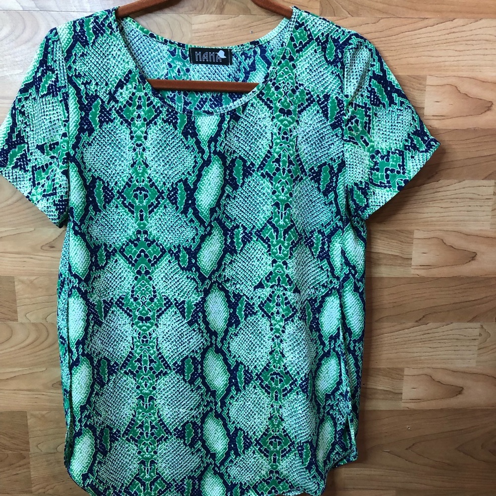 HAHA Small Top w/Reptile Print w/short Cap Sleeves